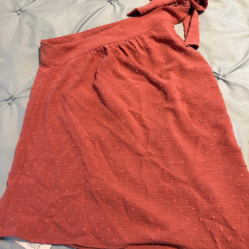 One shoulder top